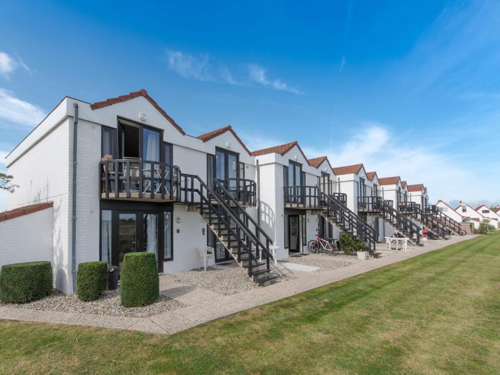 Apartment Isabelle with parking and shared pool by Interhome