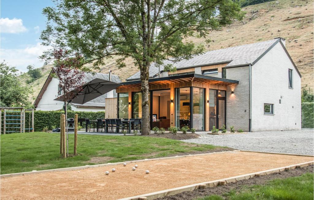Gorgeous Home In Ferrières With Wifi