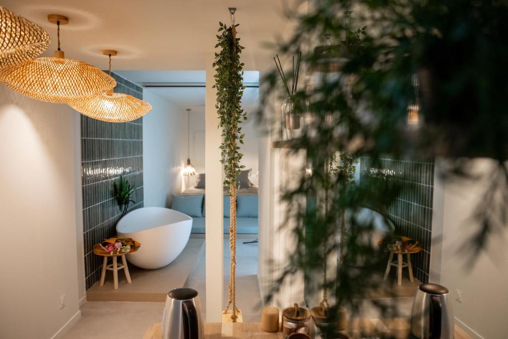 La Penida Suite Evasion avec Sauna & Baignoire - Hyper Centre Lille