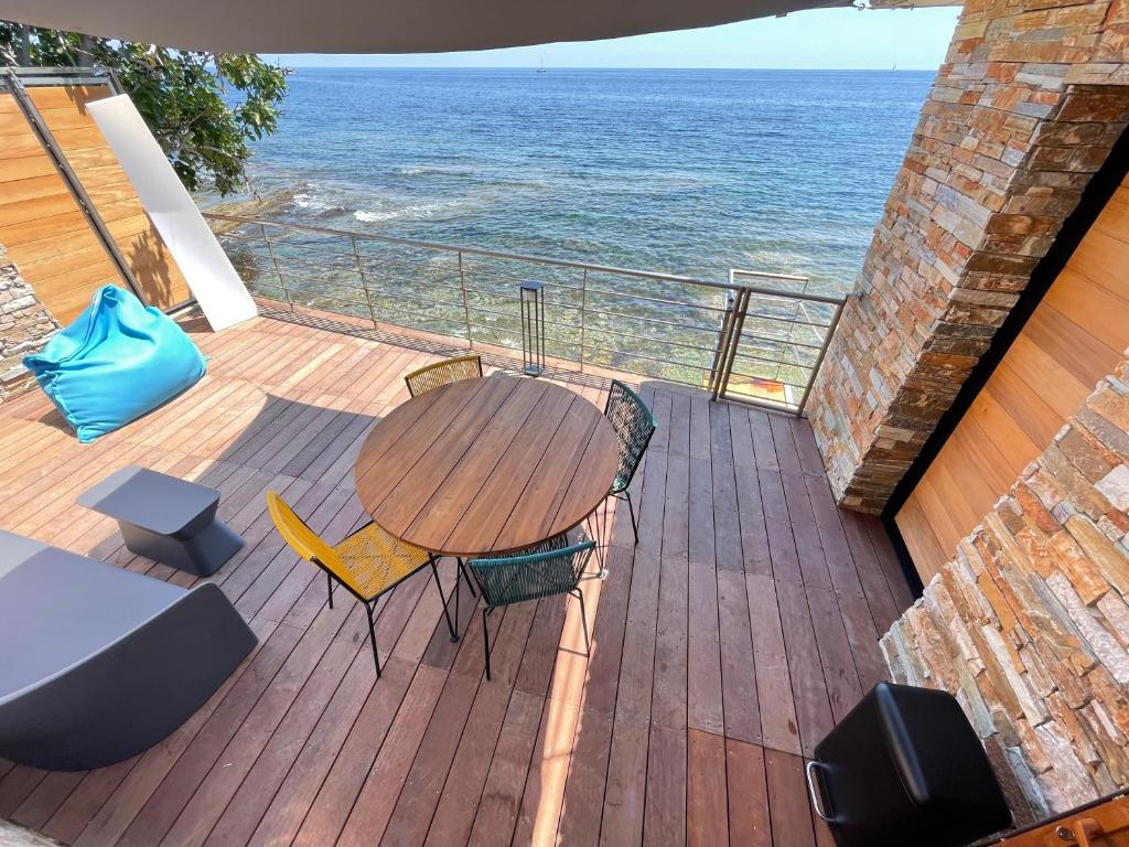 maison de bord de mer cap corse