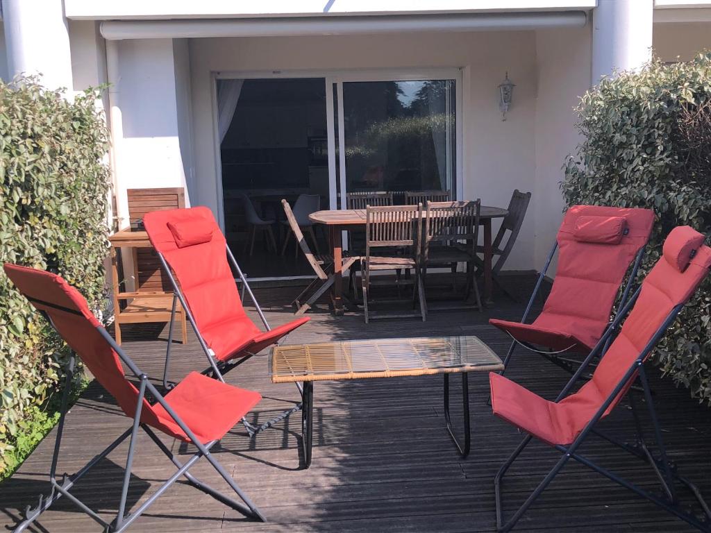 T2 Rez de jardin piscine parking La Baule