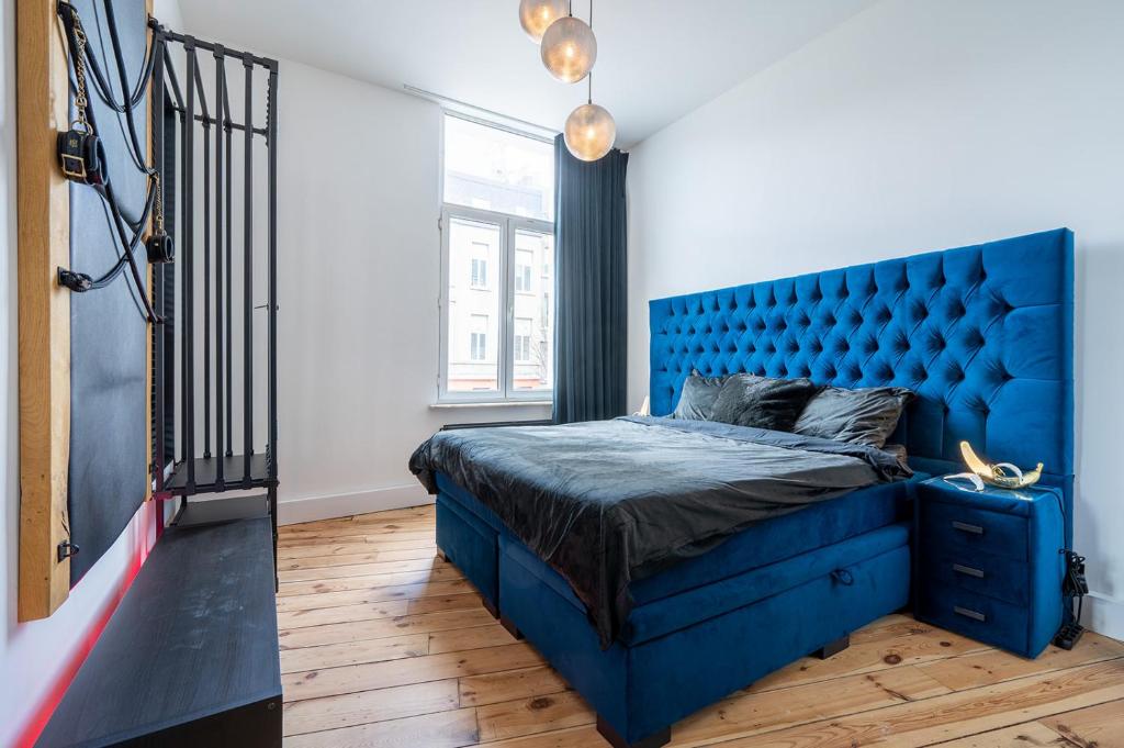 The Rabbit Hole Antwerp - Romantic apartment with adult playroom