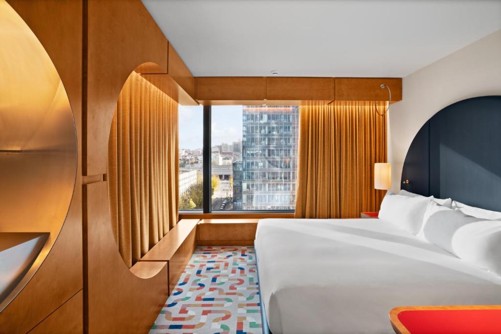 The Standard, Brussels