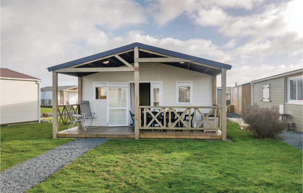 Nice Home In Grandcamp Maisy With Wifi