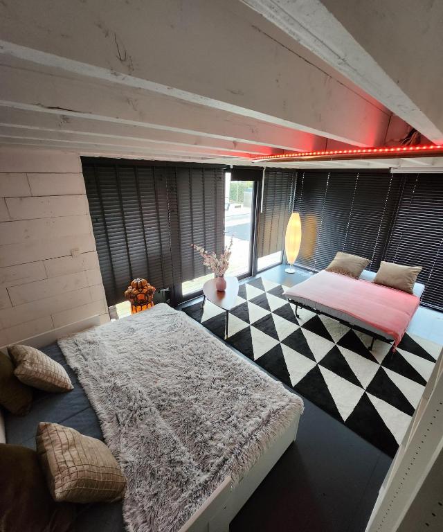 room Tomorrowland with pool