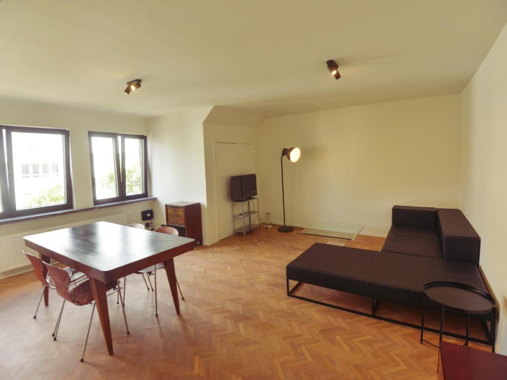 Top floor apartment at Saint Peters Station