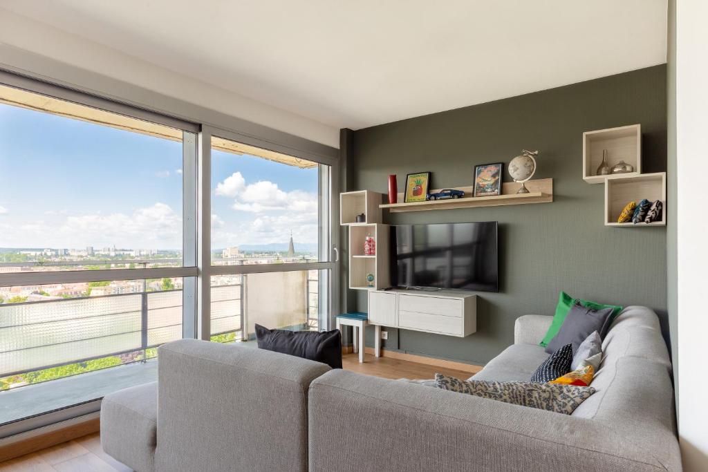 Travel Homes - Wilnest, Nested with a view