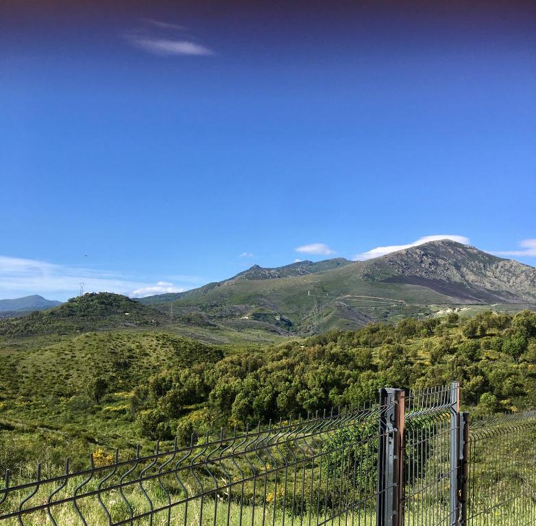 Très jolie mini villa douillette avec vue sur montagne