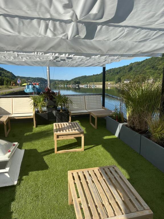 Une perle ! Péniche complète pour 8 sur la Meuse, région Namur