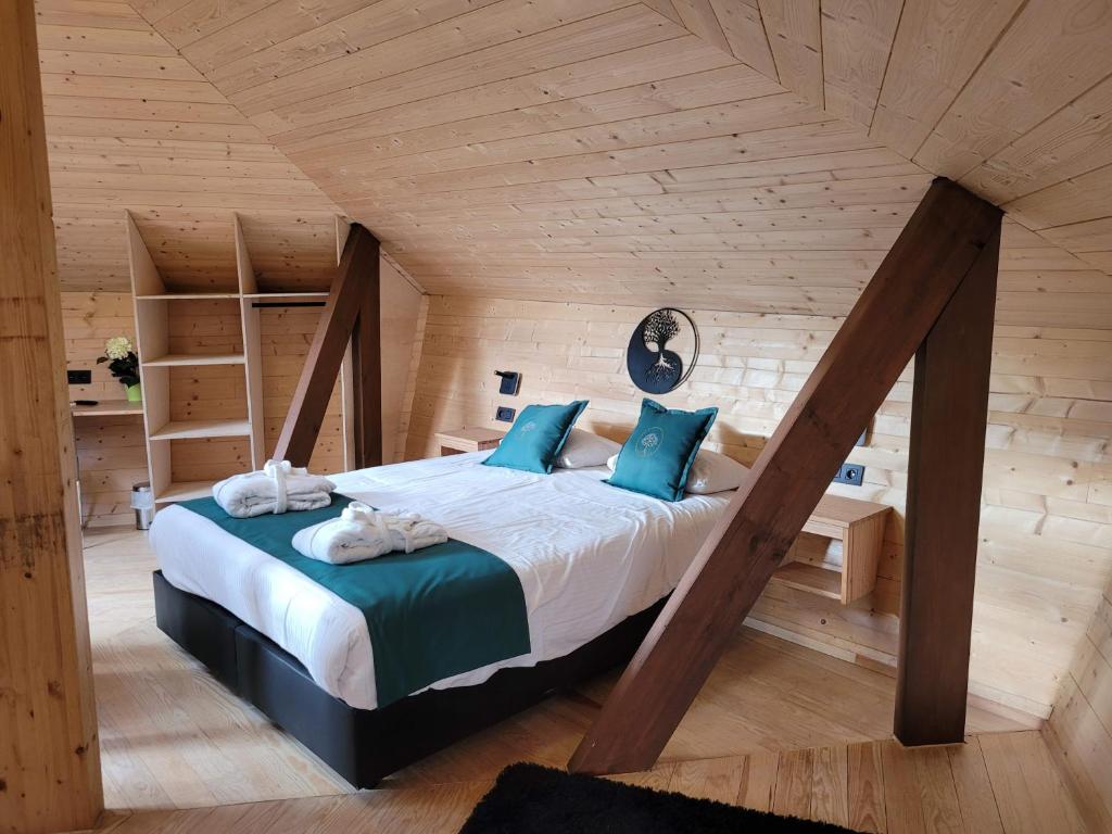 Utopia Village - Art & Nature Lodges