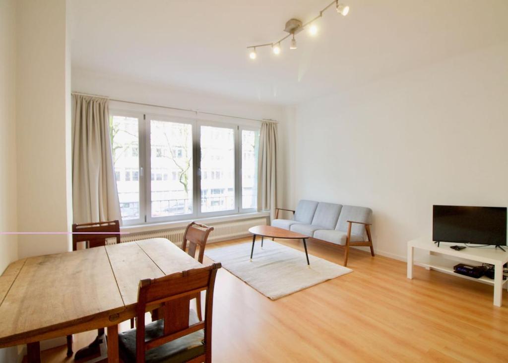 Very nice & large studio-Plasky