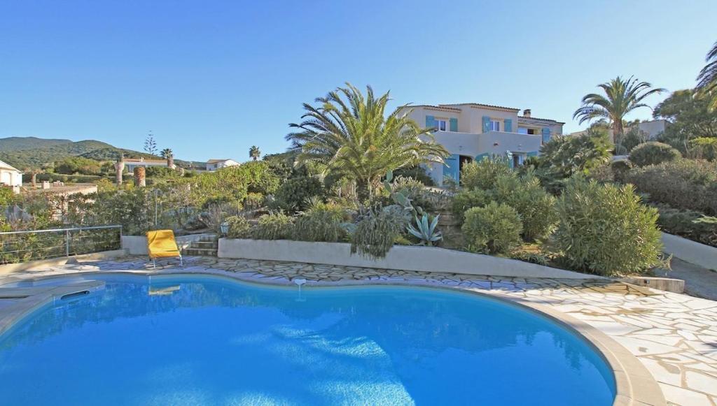 Villa Abbracciu climatisée avec piscine chauffée et vue mer