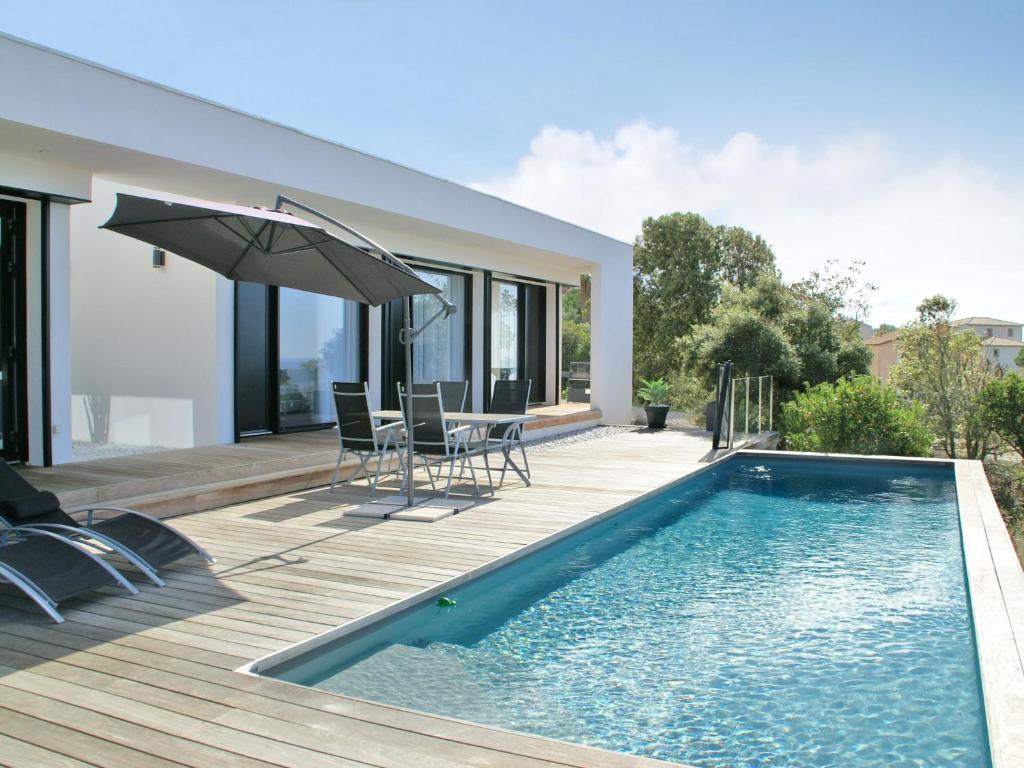 Spacious modern villa with private pool
