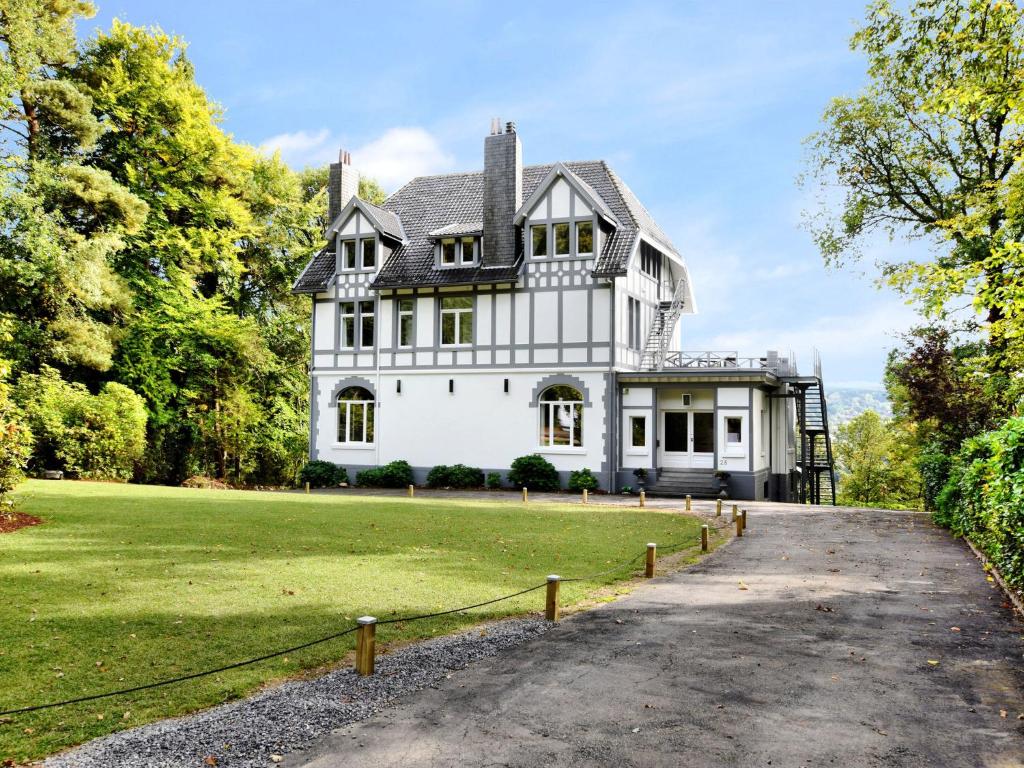 Balmoral Hot Tub Holiday Home