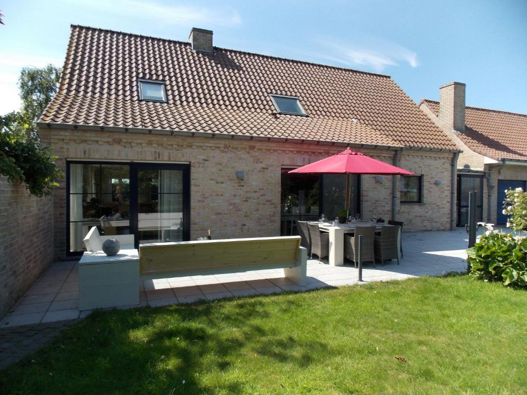 Villa in Diksmuide near Sandy Beach
