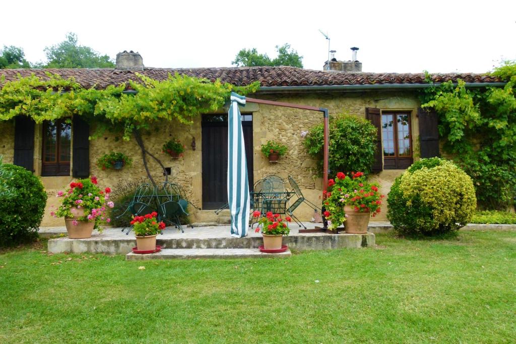 Villa confortable proche d'Ornézan avec piscine privée