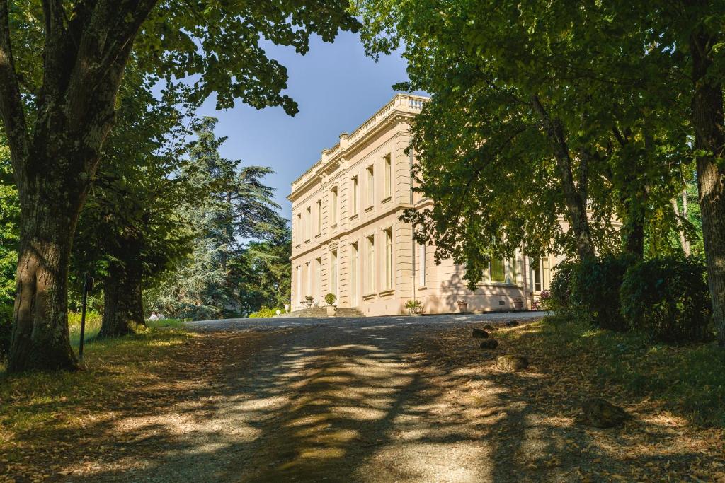 Maison d'hôtes - Villa Les Pins - Lempaut