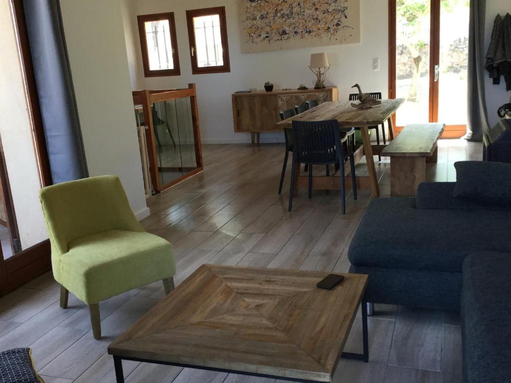 Villa Padulina au bord de la mer avec piscine