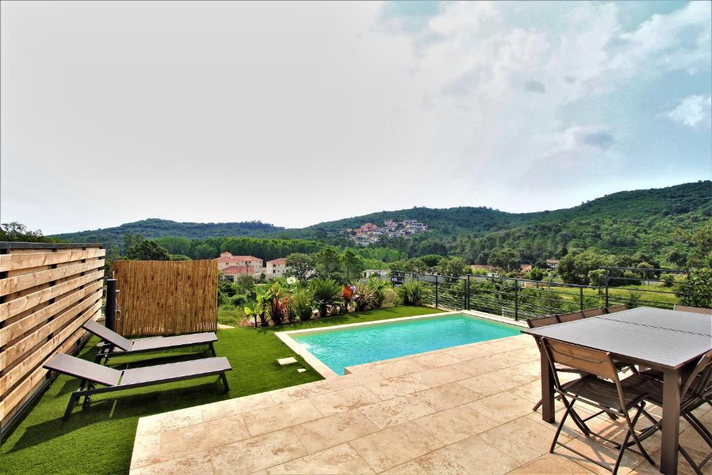 Villa PIETRA 300m de la plage de Favone Piscine privée chauffée