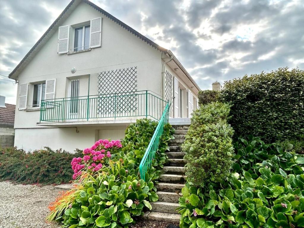 Villa Saint Antoine, vue mer à 60m de la plage