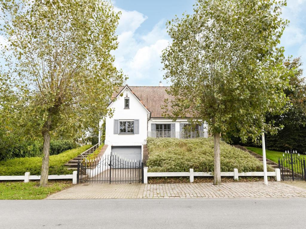 Holiday Home Nieuwpoort near Sandy Beach