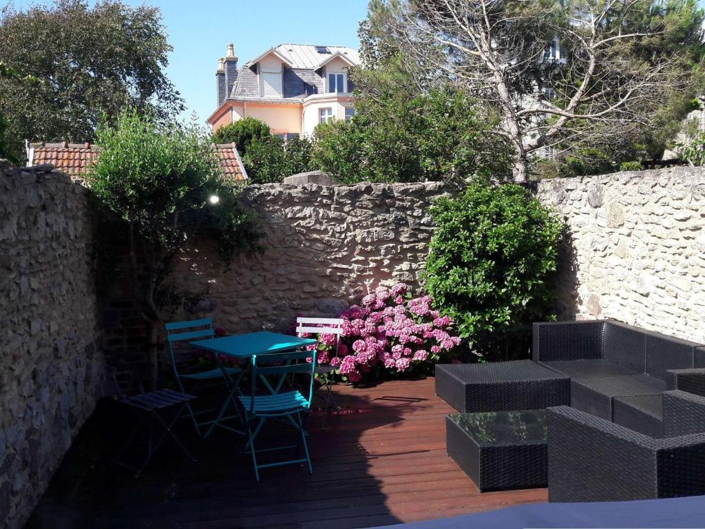 Maison cosy à 200m de la plage, 3 ch, terrasse, WiFi, proche centre, idéale pour famille - FR-1-675-7