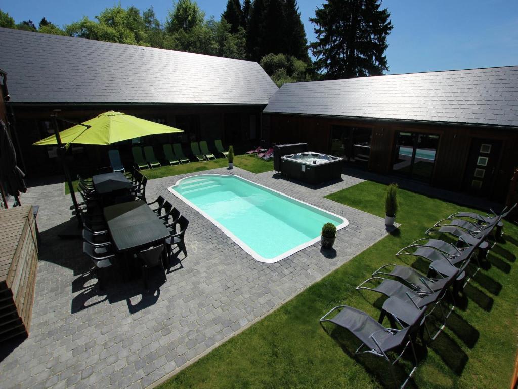 Luxury Estate with Pool, cleaning included