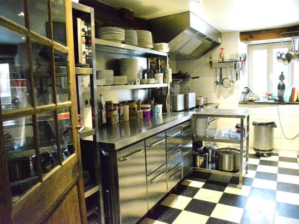 Holiday Home in Bièvre near Forest & Pond, cleaning included