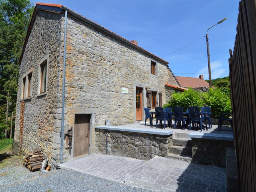 Holiday Home in Falaën near Montaigle Castle