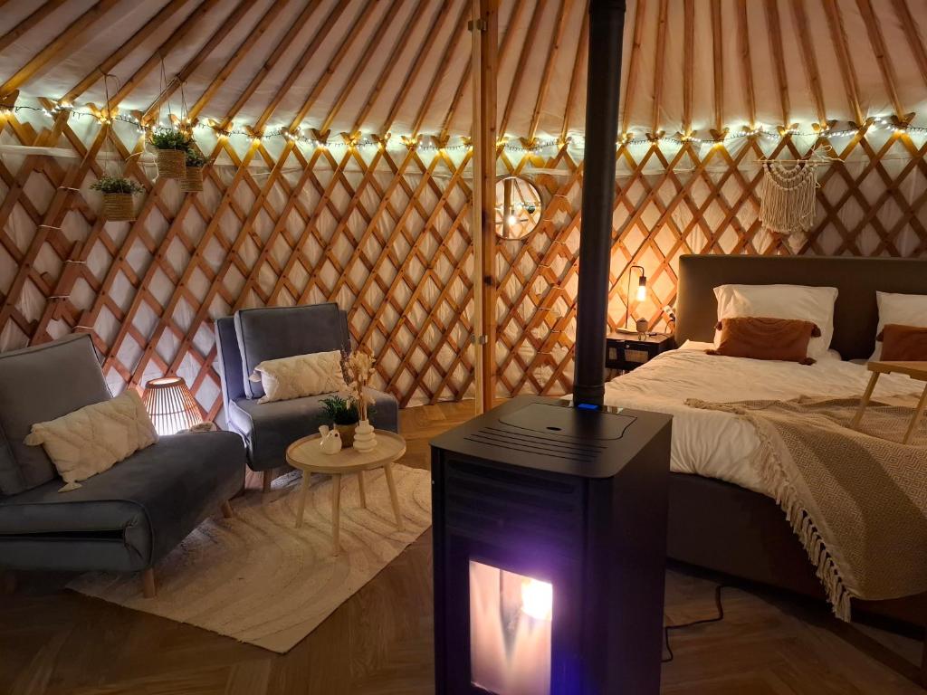 Yurt 2-4p